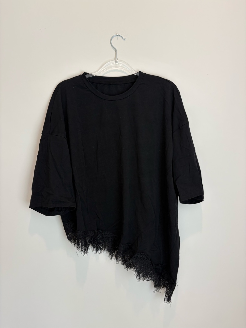 SHEIN Black Asymmetric Lace-Hem Short Sleeve Top